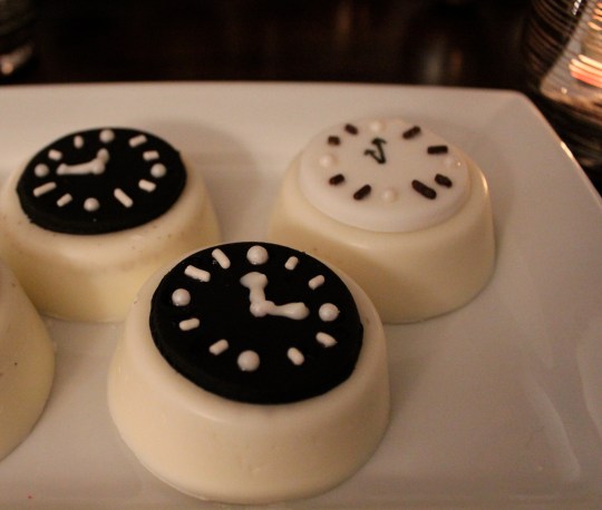 Oreo Clocks For NYE